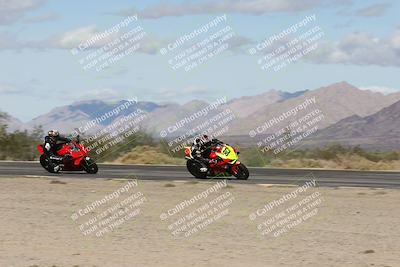 media/Nov-16-2025-Race Pace (Sun) [[8c5fa54630]]/Non Verified Riders (1st 20 Minutes)/3-Turn 3 Inside (11am)/